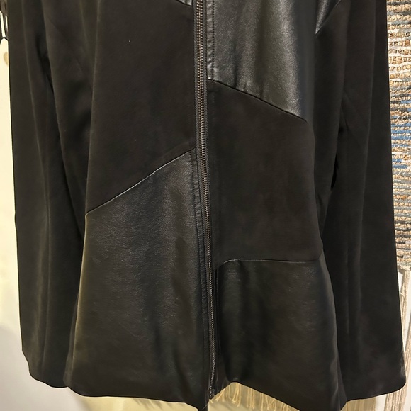 Belle by Kim Gravel Women's Black Leather Jacket - Picture 4 of 12